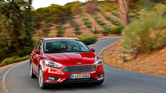 Nya Ford Focus med nya, kraftfullare motorer förbättrar bränsleekonomin med upp till 19 procent