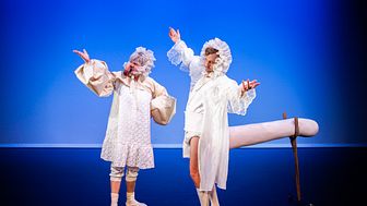 Evamaria Björk och Nils Dernevik i föreställningen Ett drömspel som har premiär 1 februari. Fotograf: Robin Jansson.