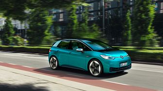 Volkswagens nya elbil ID.3 är den första bilen i koncernen som levereras till kunder koldioxidneutralt (netto)