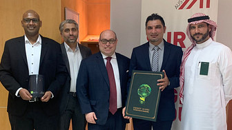 Christoph Pfeifer, Austrian commercial counsellor, honours Dr. Muhammad Wakil Shahzad, winner of the Energy Globe Award Saudi Arabia.
