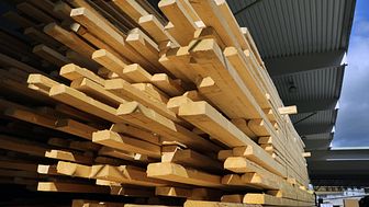 Av de stora varugrupperna är det träprodukter som har haft den starkaste utvecklingen under 2021. En betydande del av försäljningsitvecklingen kan hänföras till prisökningar.