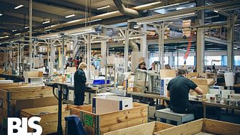 BLS Polymer i Ystad, som tillverkar sanitetsprodukter för VVS-branschen, har en plastavdelning för formsprutning och extrudering samt en monteringsavdelning.