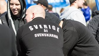"Nazistiska Svenskarnas Parti kampanjar i Skene" - Alex Bengtsson intervjuas i P4