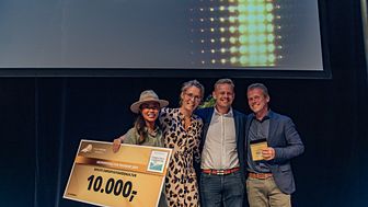 Fotograf: Kasper Leth Hounisen, Superego: Fra højre på billedet: Bertel Hestbjerg, Anders Nørgaard, Marianne Fløe Hestbjerg, Katrine Lee Larsen, der overrakte prisen.