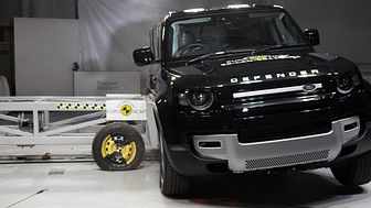 Land Rover Defender - Side Mobile Barrier test 2020