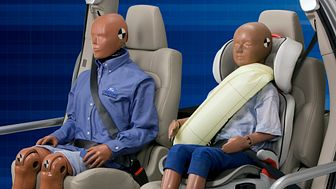 Ny undersøkelse viser:   1 av 3 risikerer livet ved ikke  å bruke bilbelte i baksetet