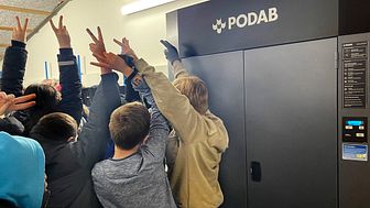 På Sverigefinska skolan går PODABs 11 torkskåp på högvarv