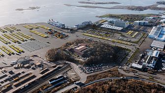En tänkbar visionsbild av Arendal vid en flytt av Stena Lines trafik och terminalverksamheter till området. Illustration: Göteborgs Hamn AB/Stena Line.