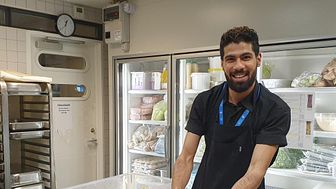 Mujlaba Ali Sinaie er som følge af en jobmesse i Malmø en af i alt 48 nyansatte svenskere i Danmark. Billede fra SAS Loungen, der er drevet af SSP Danmark.