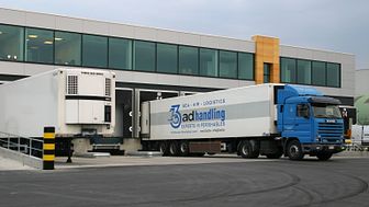 Brussels Airport: an AD Handling-branded truck docks at the perishables center of Adelantex