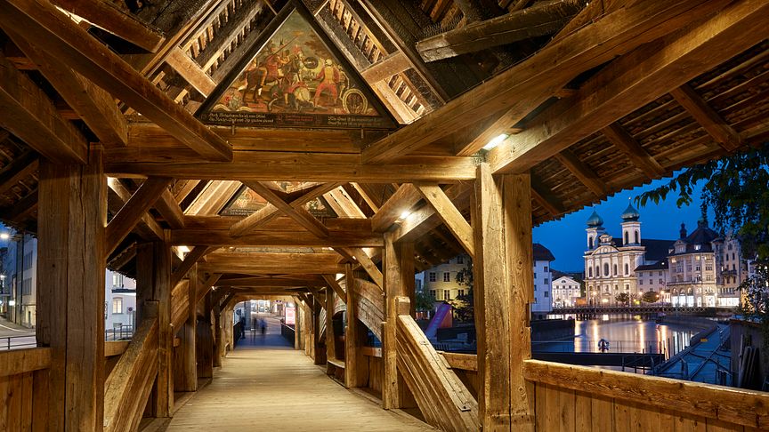 Totentanz auf der Spreuerbrücke in Luzern (barocker Gemäldezyklus)