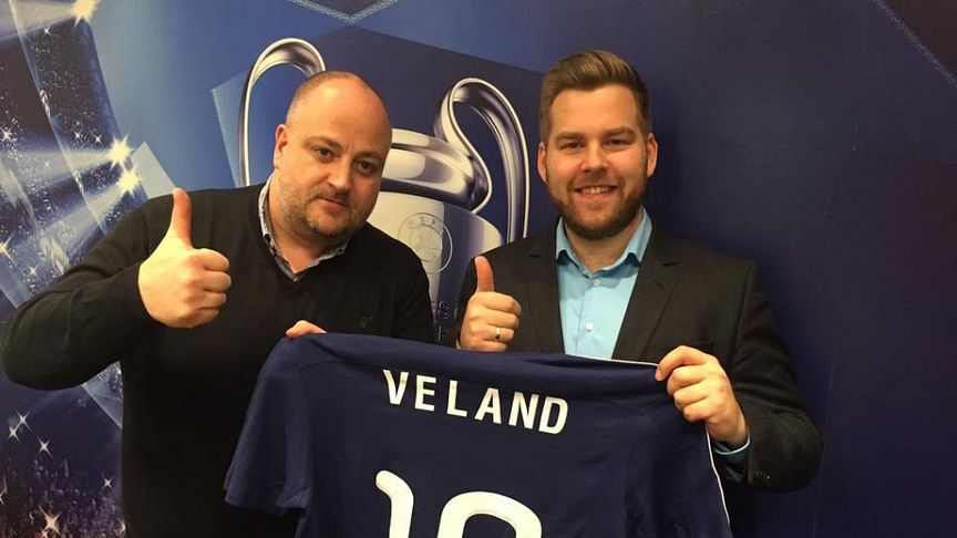 Viasat henter fotballekspert