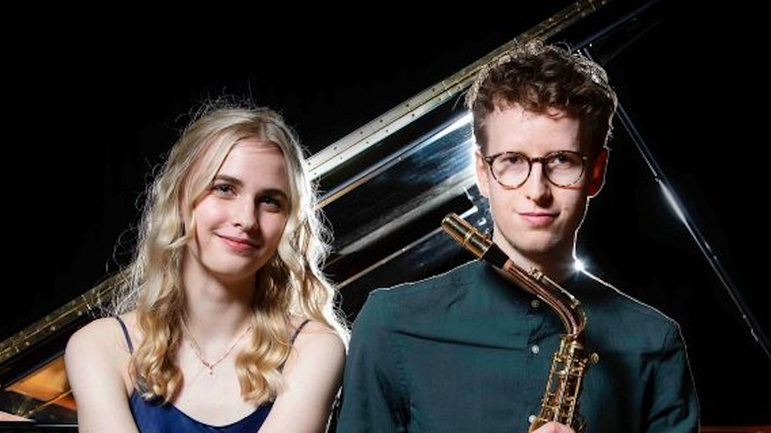 Duo Julia & Theo  - Julia Isaksson (piano) och Theo Hillborg (saxofon) - vann tävlingen Ung & Lovande 2021.
