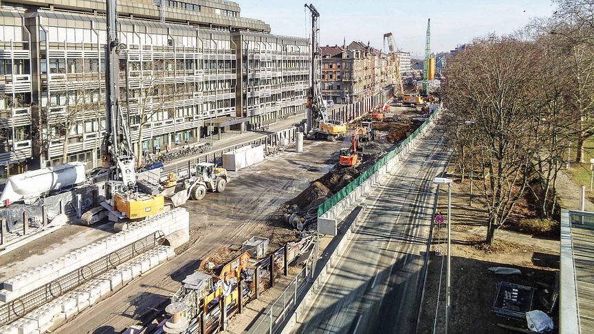 The ground engineering works for the 1.6 km long Kriegsstraße tunnel were completed in November 2020. (Copyright: Züblin Spezialtiefbau GmbH) 