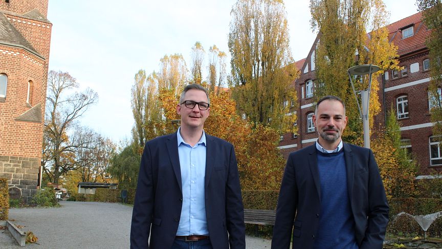 Kai Wettlaufer und Lothar Eberhardt übernehmen im Januar 2022 die Geschäftsbereichsleitungen der Hephata-Behindertenhilfe und der Hephata-Jugendhilfe (von links).