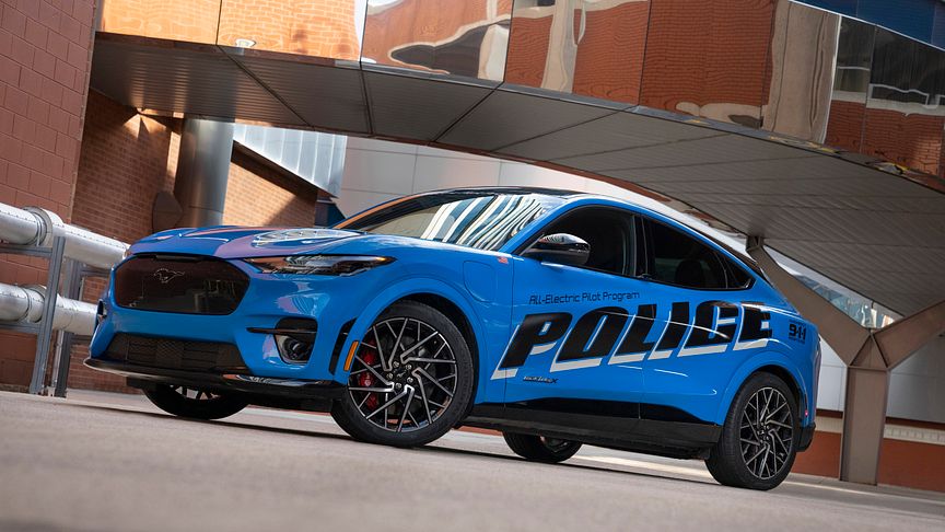 Nye Mustang Mach-E første elbil som består krevende politibiltest i USA