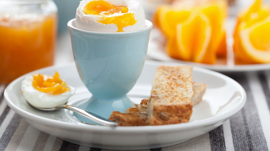 Väljer man en äggfrukost får man i sig i stort sett alla näringsämnen som kroppen behöver, utan något onödigt socker.