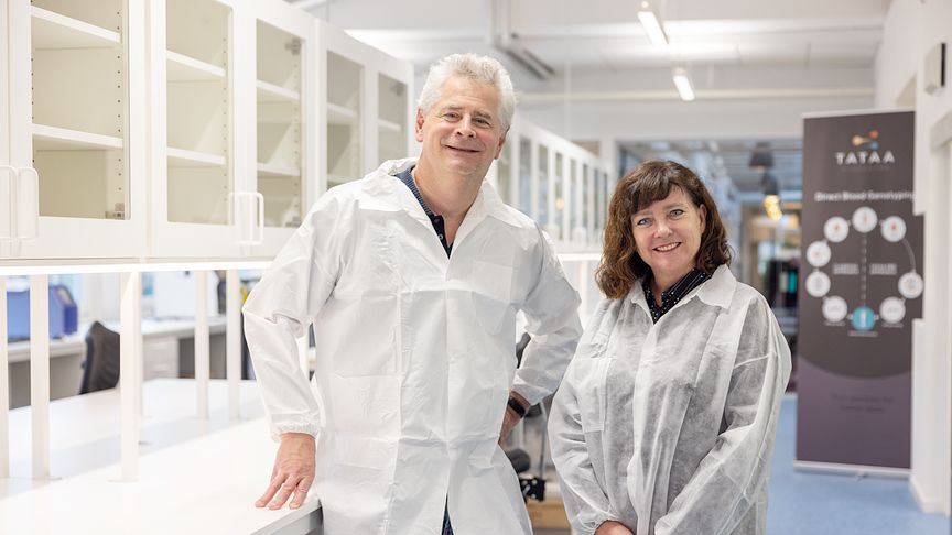 Mikael Kubista, CEO, and Maria Flärdh, QA manager, in the new TATAA Biocenter GLP facility in Gothenburg, Sweden.