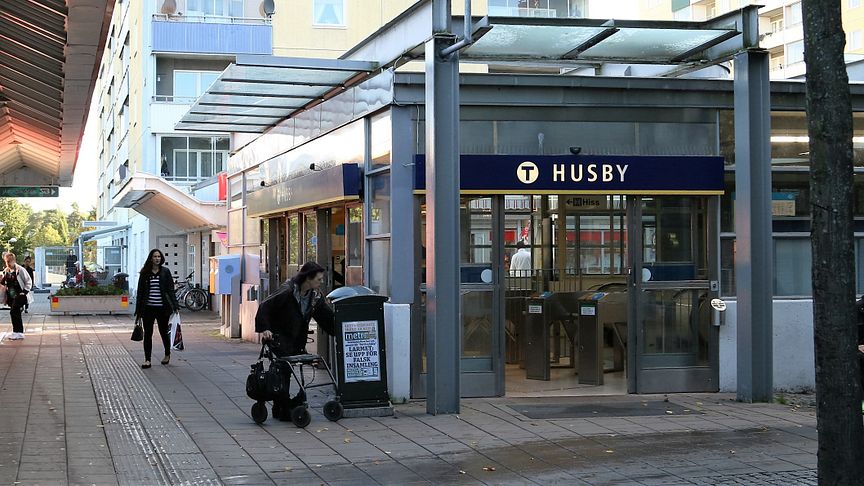 M3 Bygg har i samverkan med Svenska Bostäder startat ombyggnaden av Husby Centrum