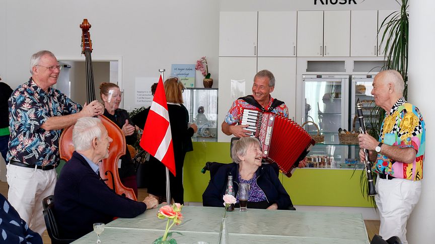 Jazzbandet Blå Mandag blev vel modtaget, da de spillede på Langagergård Plejecenter
