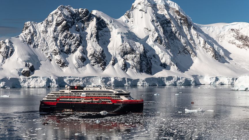 ANTARCTIC RETURN: Battery-hybrid powered MS Roald Amundsen of explores Orne Harbour, Antarctica. Photo: OSCAR FARRERA/Hurtigruten Expeditions