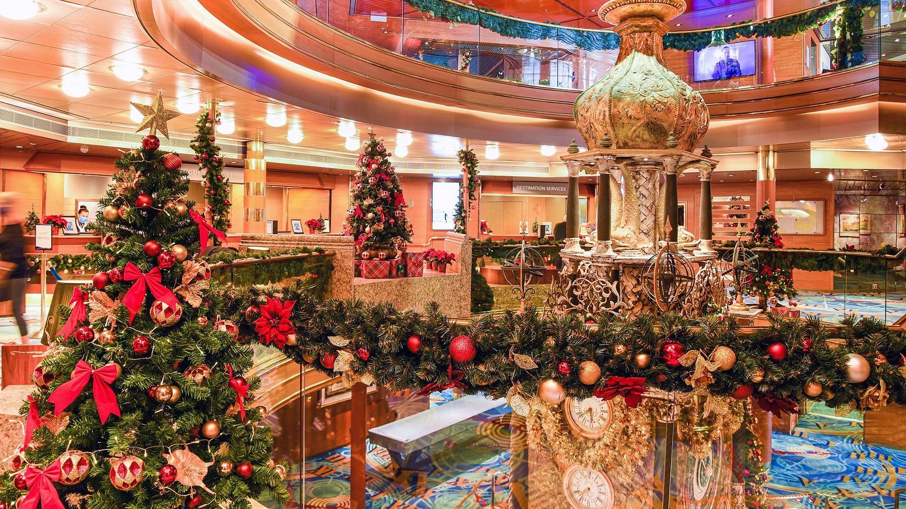 Look ahead to a festive break as Fred. Olsen Cruise Lines offers 10% saving on pre-Christmas cruises (Image at LateCruiseNews.com - August 2022)