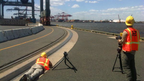 Filming an STS crane go round corners with Cavotec Panzerbelt #Cavotecfilm