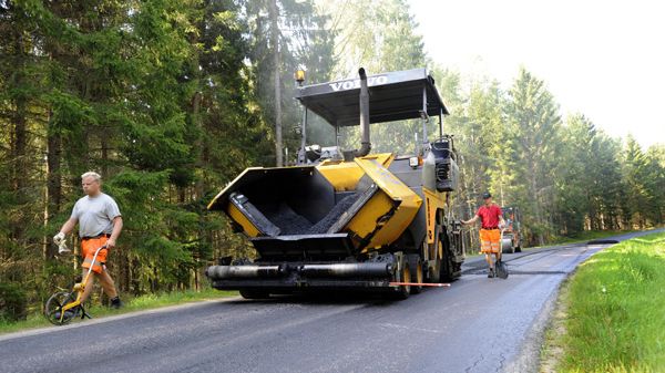 Premiär för Volvos nya asfaltläggare