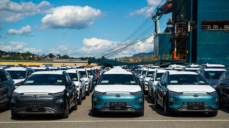 Helt nye KONA electric ankommer Drammen havn. Foto: Hyundai