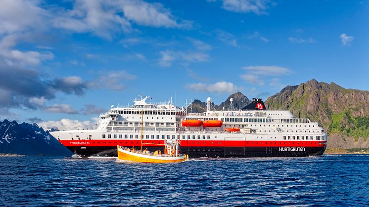 Hurtigruten må redusere rutetrafikken langs norskekysten og permitterer nye 2600 ansatte på grunn av corona-restriksjoner. Foto: Agurtxane Concellon / Hurtigruten
