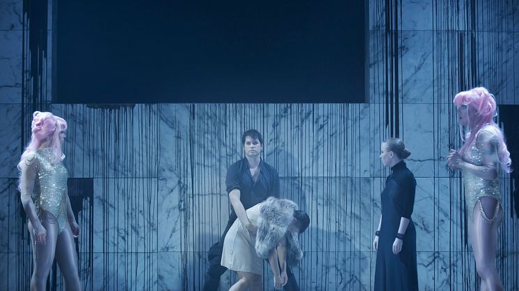 Jesper Säll i rollen som Alfredo i La Traviata på Folkoperan 2015. Foto: Markus Gårder