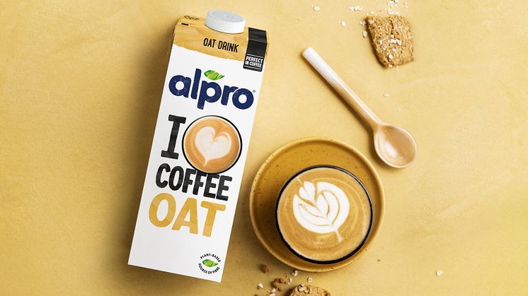 Alpro lanserar I Love Coffee Oat - en ny växtbaserad havredryck perfekt att ha till kaffet