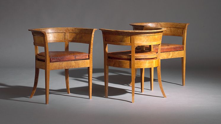 Three early chairs by Kaare Klint sold for a hammer price of USD 135,000 / EUR 122,000 (including buyer’s premium).