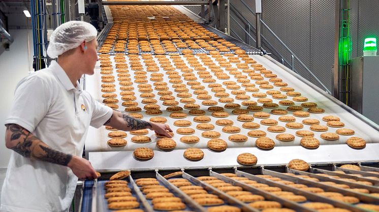 Vid den nya, automatiserade bagerilinjen kan man baka 15 000 bröd per år.