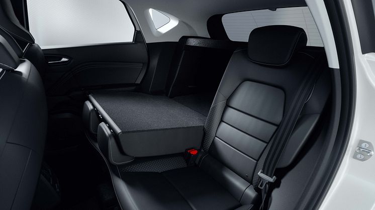 23MY_ASX_PHEV_Instyle_Overview_rear_seats_1