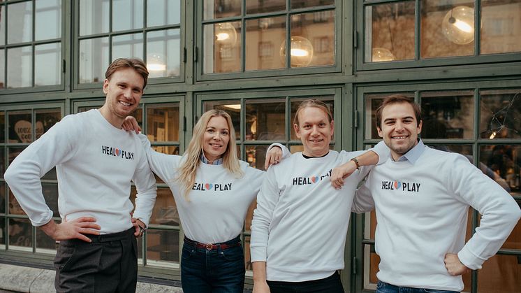 Grundarna av HealPlay - Gustav Jacob Lanne, Anna Elisabeth Unander, Ebbe Olof Strandell och styrelseledamot Aron Podavka.