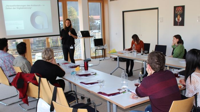 Jessica Hanneken diskutierte mit Studierenden bei der Gesundes Kinzigtal GmbH über Perspektiven für junge Heilberufler. Foto: privat