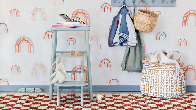 Stilsikre farger og FSC-sertifiserte tapeter med unikt design – blant Rustas DIY-nyheter finner du alt du trenger for å fornye hjemmet enkelt, bærekraftig og prisgunstig. 
