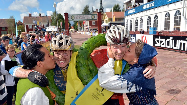 Fredrik Ericsson och Alexandra Engen vann CykelVasan 2013