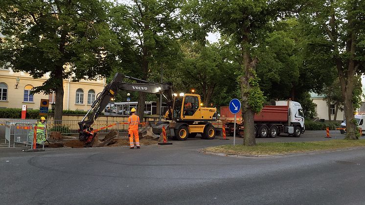 ​Trafik i centrala Karlshamn dirigeras om efter sprucken vattenledning