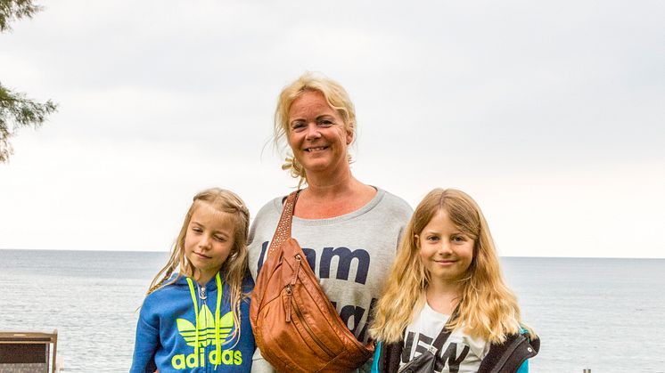 Camilla Christensen med døtrene Alberte og Emilie på 9 og 11 år fra Skævinge i Nordsjælland.