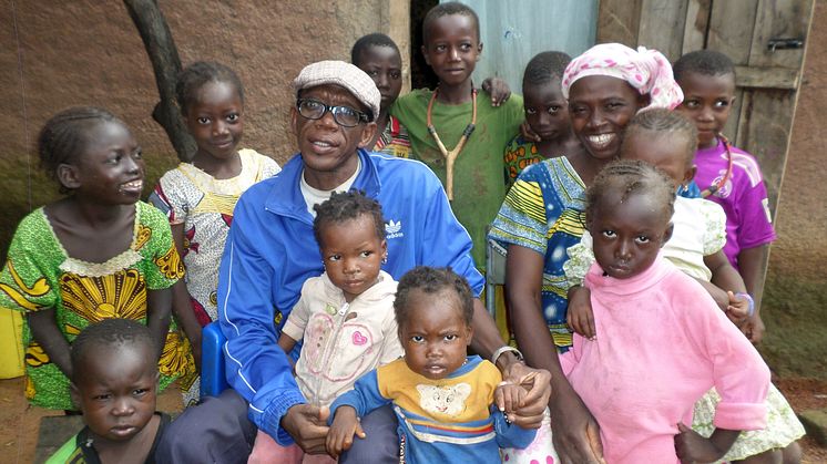 I Mali har Erikshjälpen under flera år jobbat för att förändra attityden kring könsstympning tillsammans med organisationen AMPDR.  Arbetet har varit mycket framgångsrikt och lett till att 14 byar förbjudit könsstympning. 
