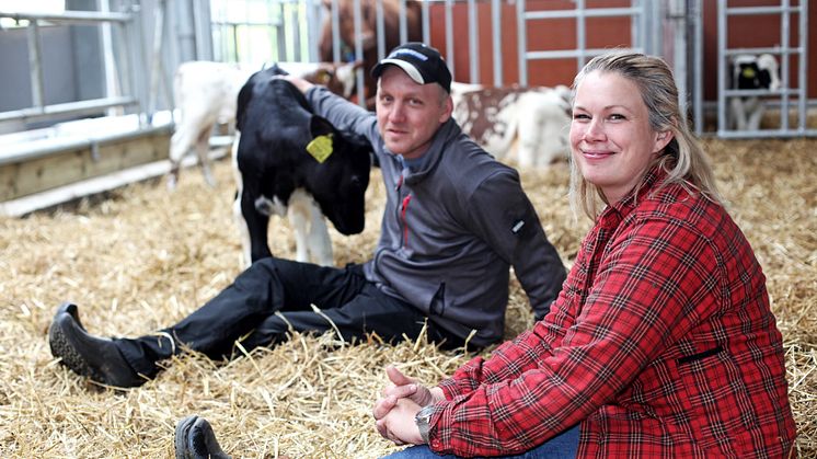 Lola och Anton Ivarsson, ekomjölkbönder i Blekinge som levererar till Arla. 