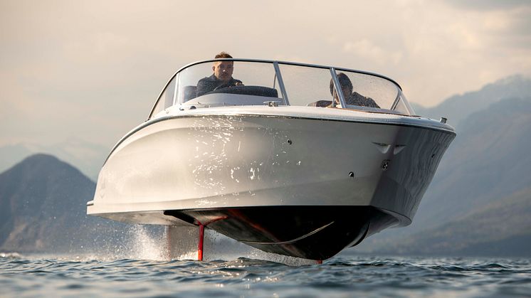 Candela C-7 is the first electric hydrofoil boat in serial production - and the only electric boat that has the endurance to cover SailGP's F50 catamarans.