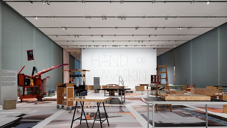 Hand and Machine - Exhibition photo