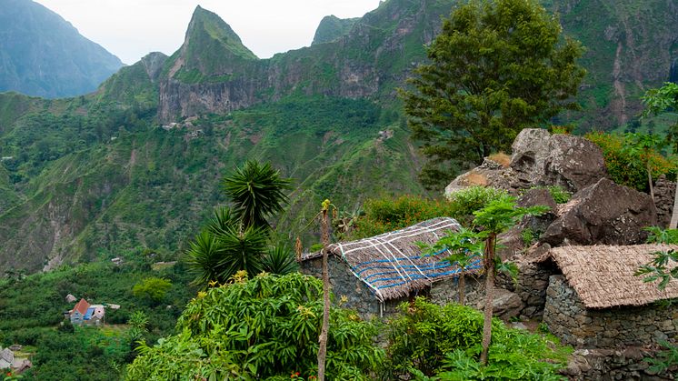 Cape-Verde_Santiago-Island_Green-mountains-and-a-simple-rural-stone-house_©attiarndt-GettyImages-503460054