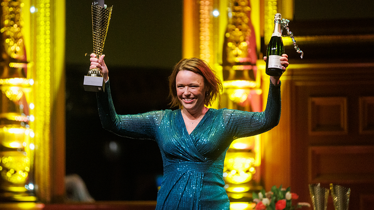  Lisa Tuominiemi från Mäklarhuset Lindesberg har utsetts till Årets mäklarassistent. 