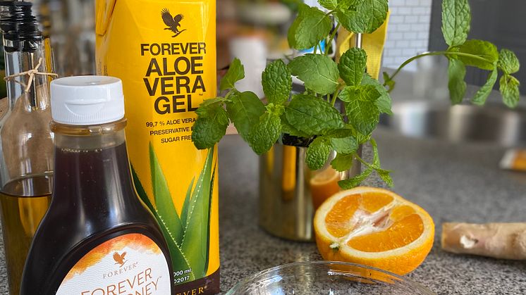 Sød og syrlig med kant – Aloe Gel Dressing giver din salat et ekstra løft. Indeholder kosttilskuddet Forever Aloe Vera Gel.