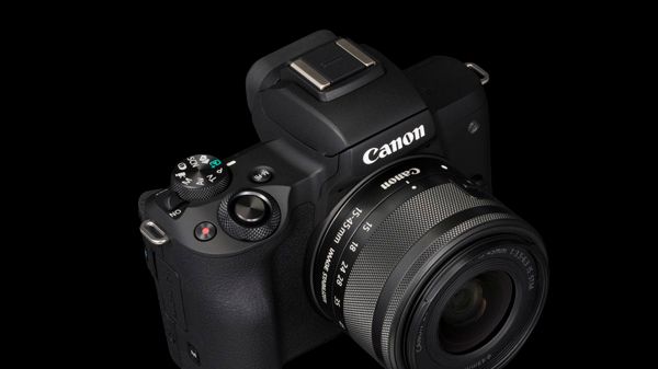 Canon EOS M50 er fullpakket med den nyeste teknologien og byr på speilreflekskvalitet i et kompakt kamerahus som enkelt tas med overalt. 