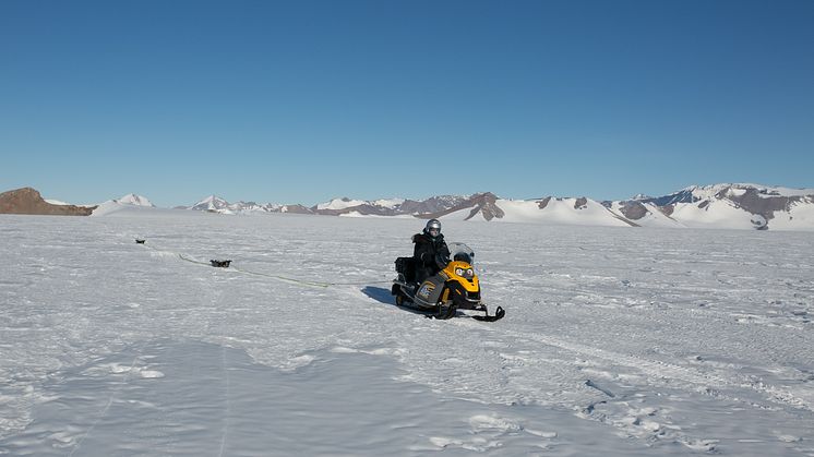 Dr Kate Winter undertaking a radar survey to identify subglacial lakes in Antarctica in 2020